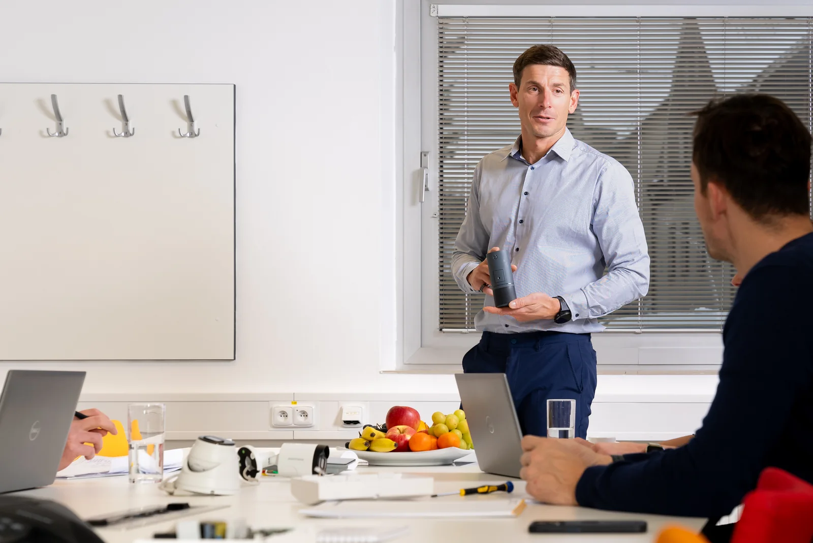 Besprechung mit einem Partnerteam von Jablotron